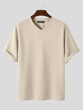 Einfarbiges Herren-Kurzarm-T-Shirt mit V-Ausschnitt SKUI88111