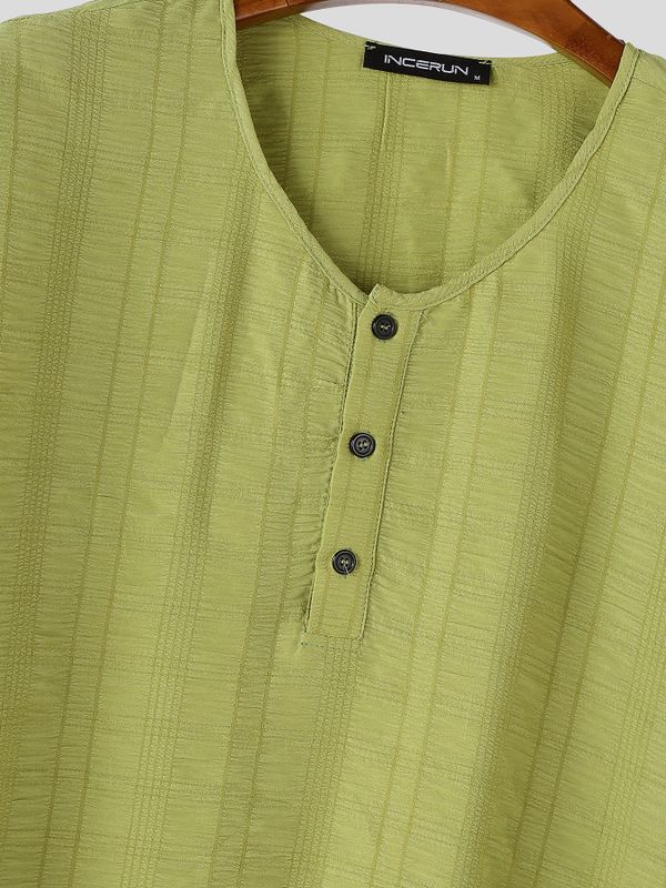 Men's Minimalist Textured Crinkle Henley Collar Short Sleeve T-Shirt SKUL76556
