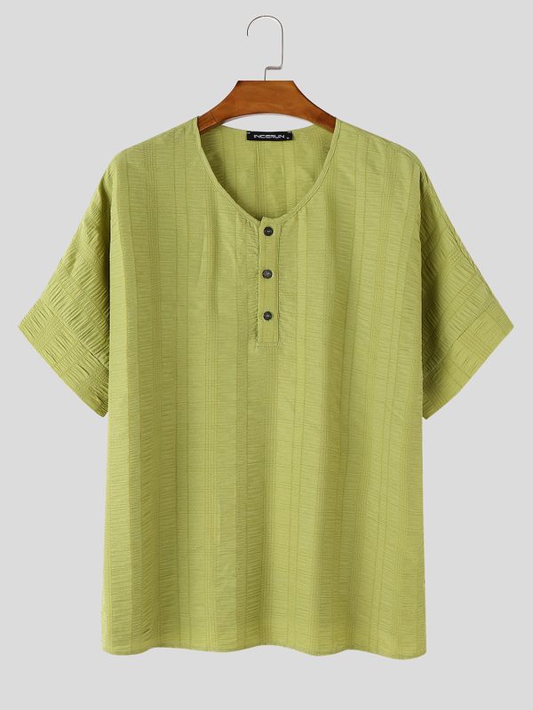 Men's Minimalist Textured Crinkle Henley Collar Short Sleeve T-Shirt SKUL76556